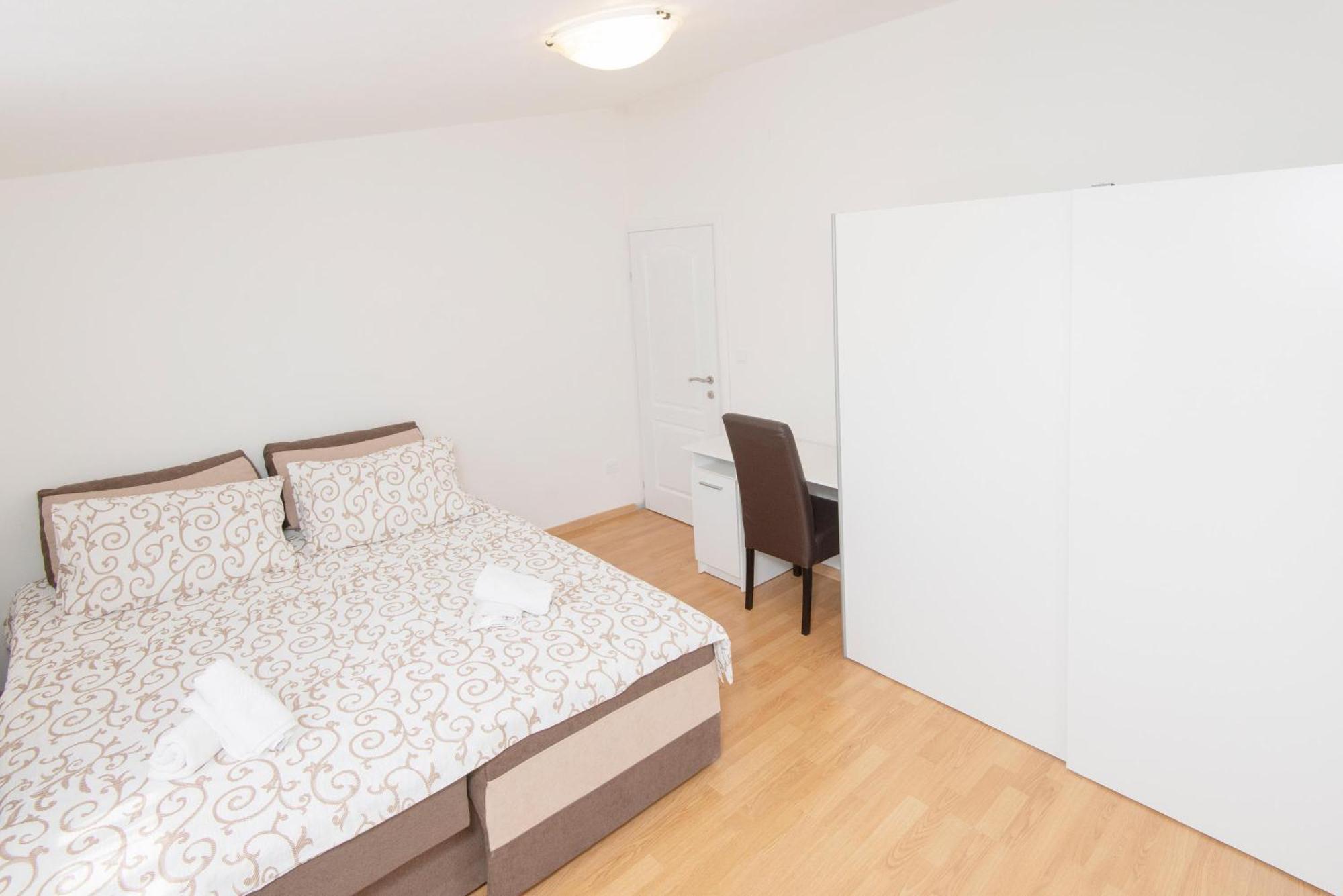 Hillside Vista Apartments Tivat Luaran gambar