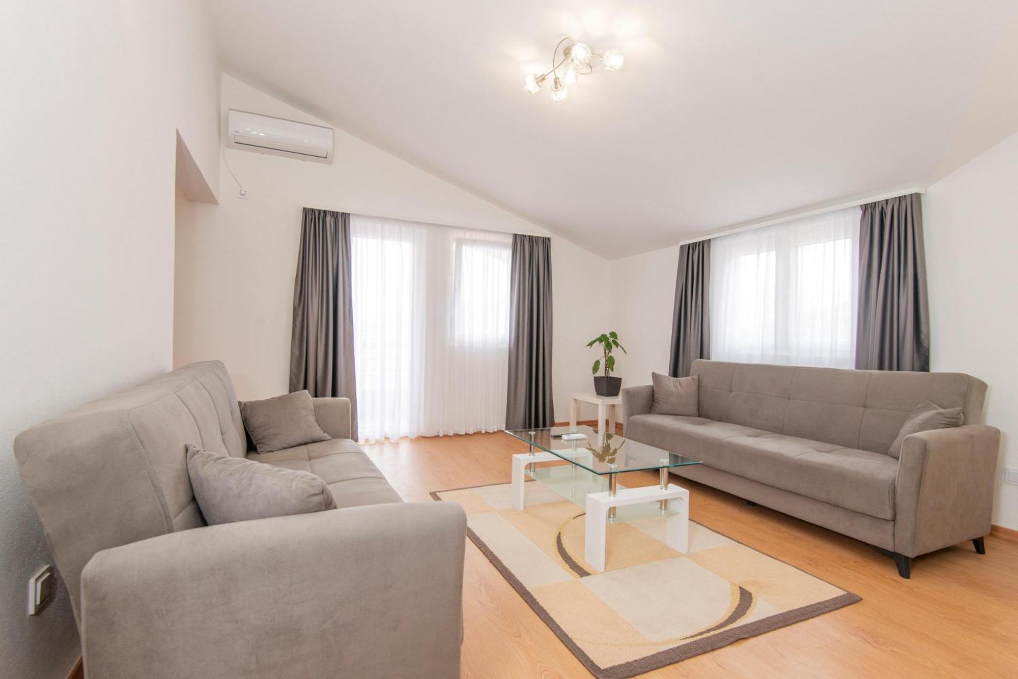 Hillside Vista Apartments Tivat Luaran gambar