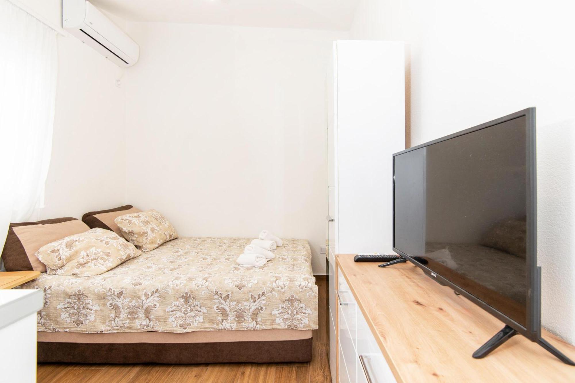 Hillside Vista Apartments Tivat Luaran gambar