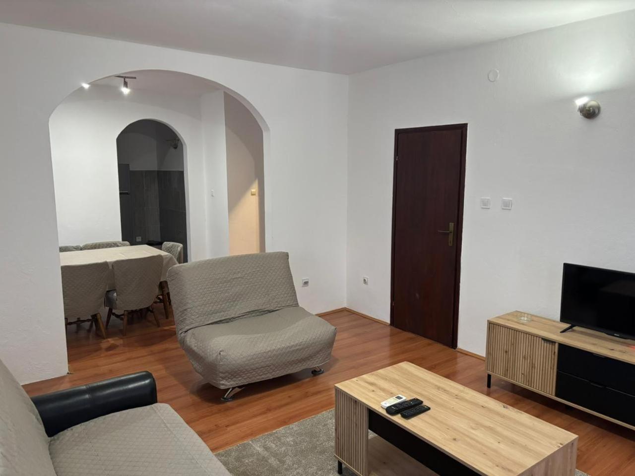 Hillside Vista Apartments Tivat Luaran gambar