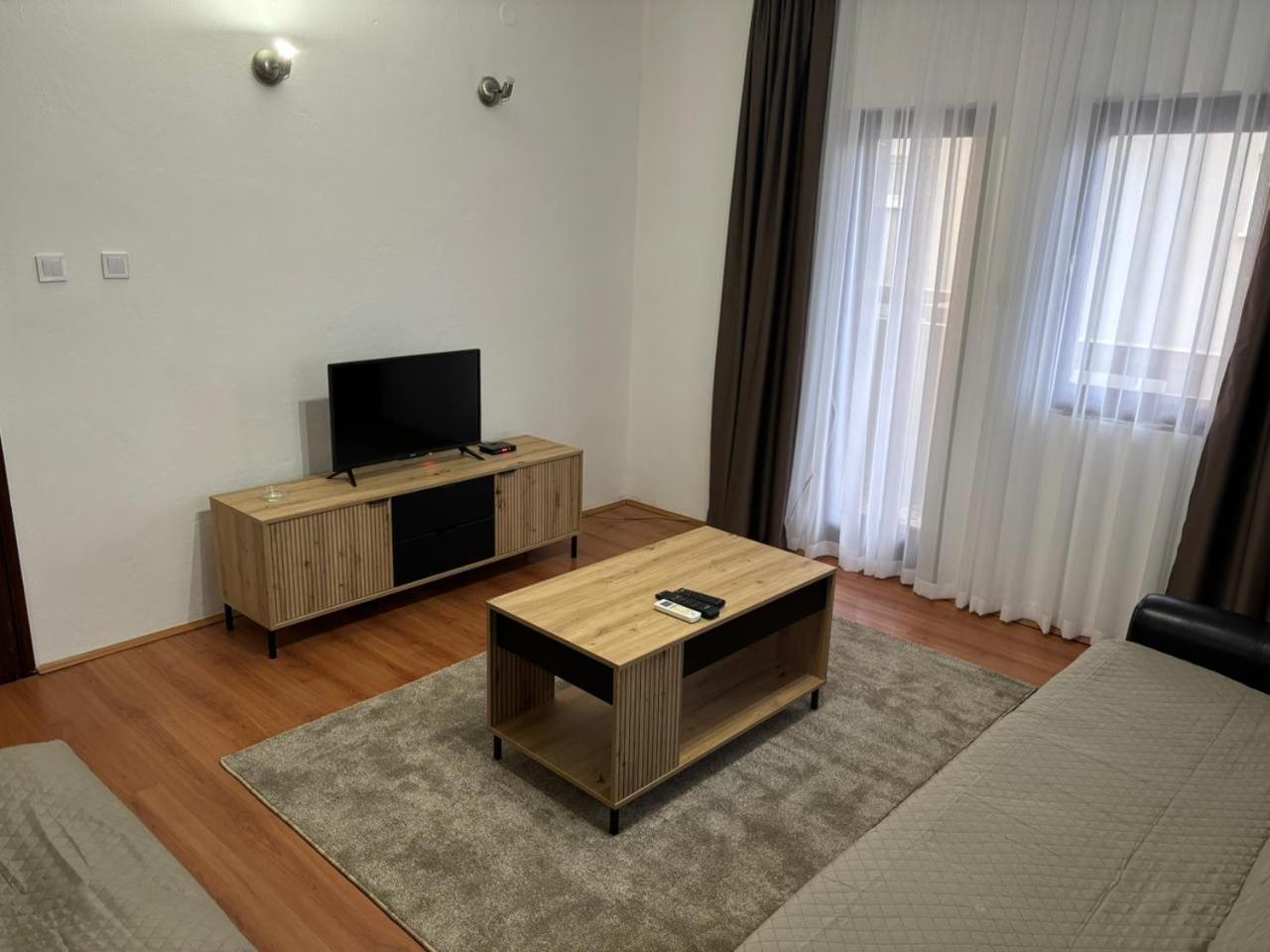 Hillside Vista Apartments Tivat Luaran gambar